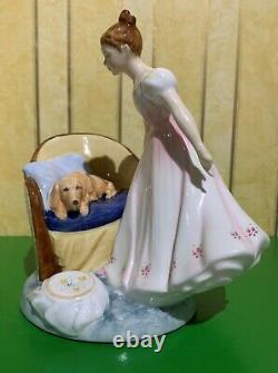 ROYAL DOULTON LADY BEAT YOU TO IT GIRL WITH LABRADOR MODEL No. HN 2871 PERFECT