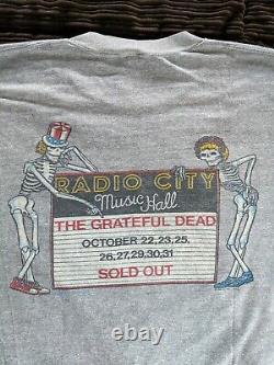 Vintage GRATEFUL DEAD T-SHIRT RADIO CITY MUSIC HALL 1980