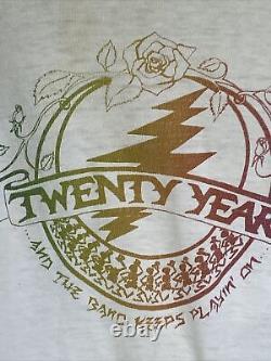 Vintage Grateful Dead 20 years T Shirt 1965-1985 The Band Keeps Playin On