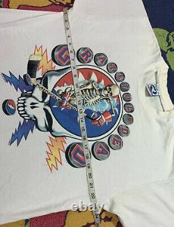 Vintage Grateful Dead Hockey Pat Maguire Art Liquid Blue Crazy White T-Shirt XL